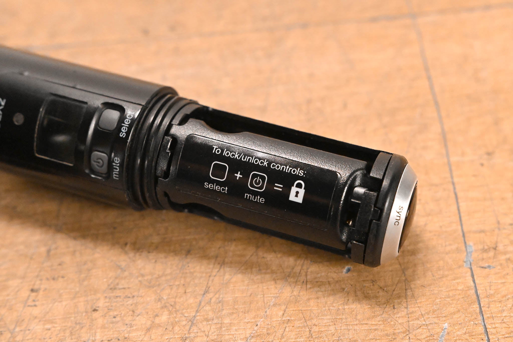 Shure SLX2/BETA87A Wireless Handheld Transmitter - J3 Band: 572-596 MHz