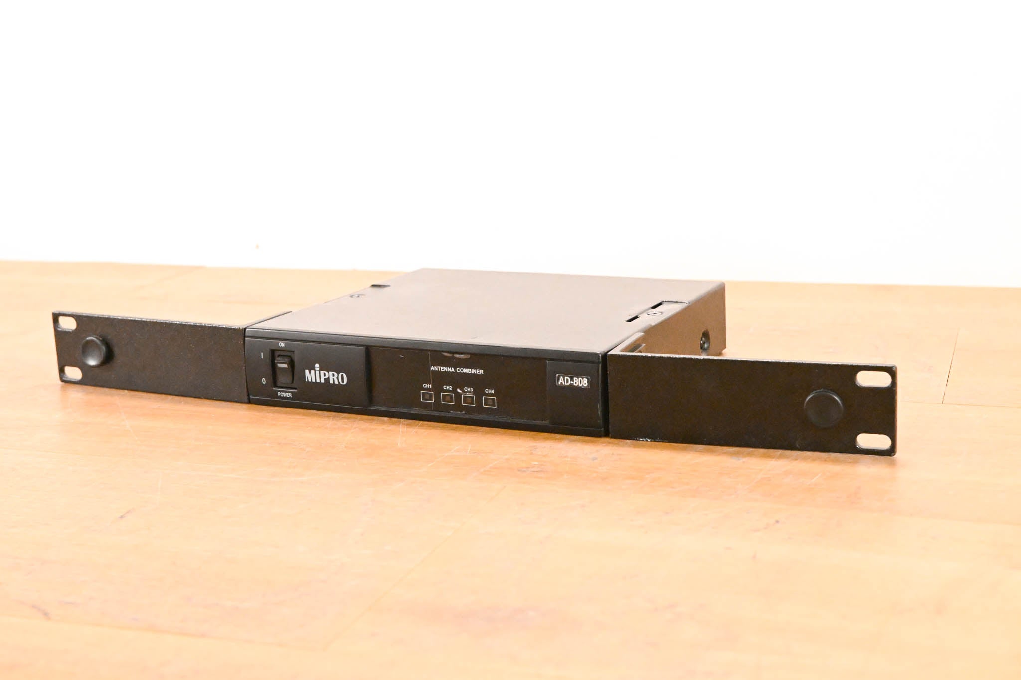 Mipro AD-808 UHF 4-Channel Antenna Combiner 470-960 MHz (NO PSU)