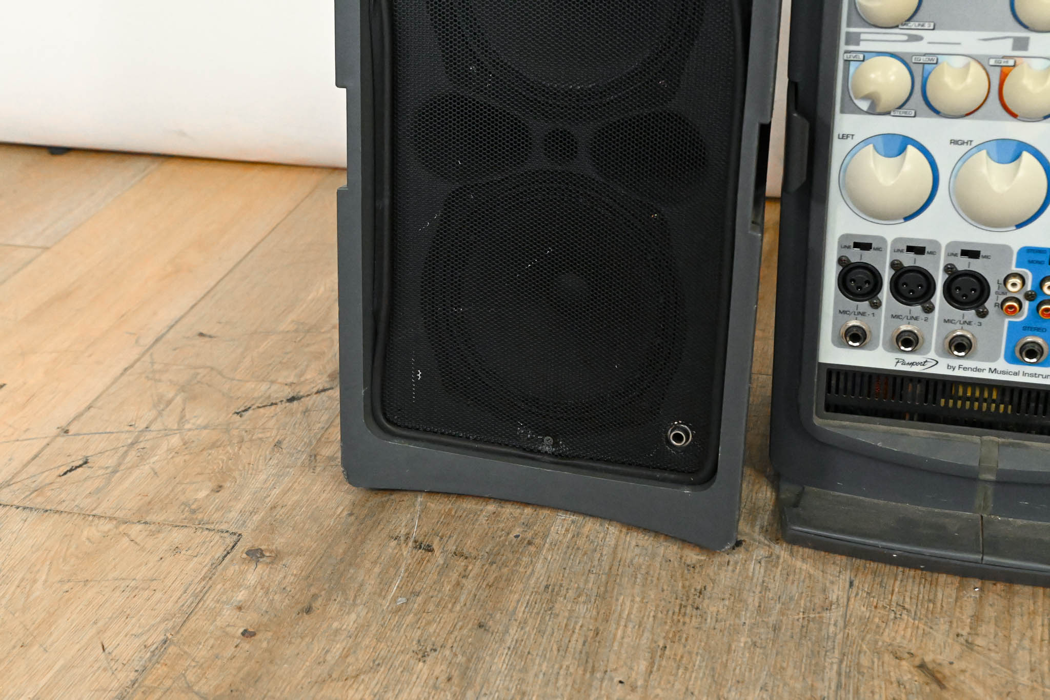 Fender Passport P-150 Portable PA System