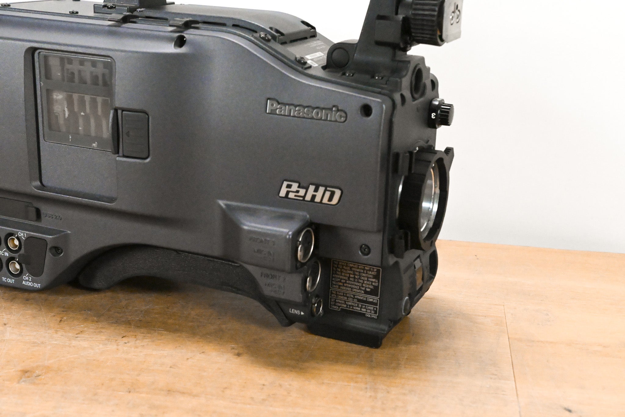 Panasonic AG-HPX500P 2/3" Shoulder-Mounted P2HD Camcorder