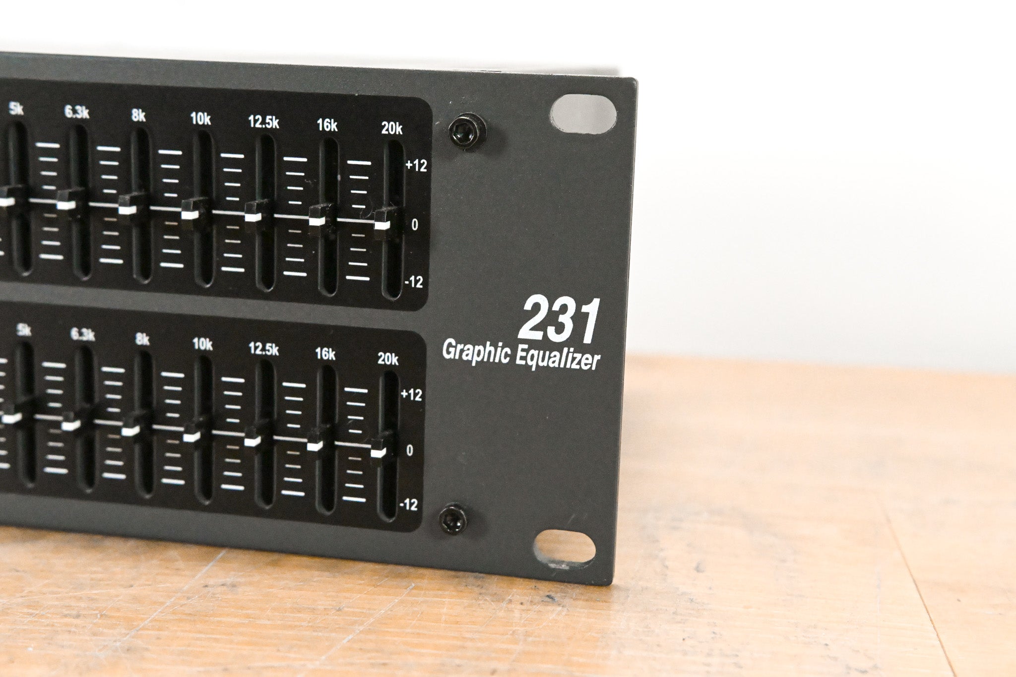 dbx 231 Dual-Channel 31-Band Graphic Equalizer