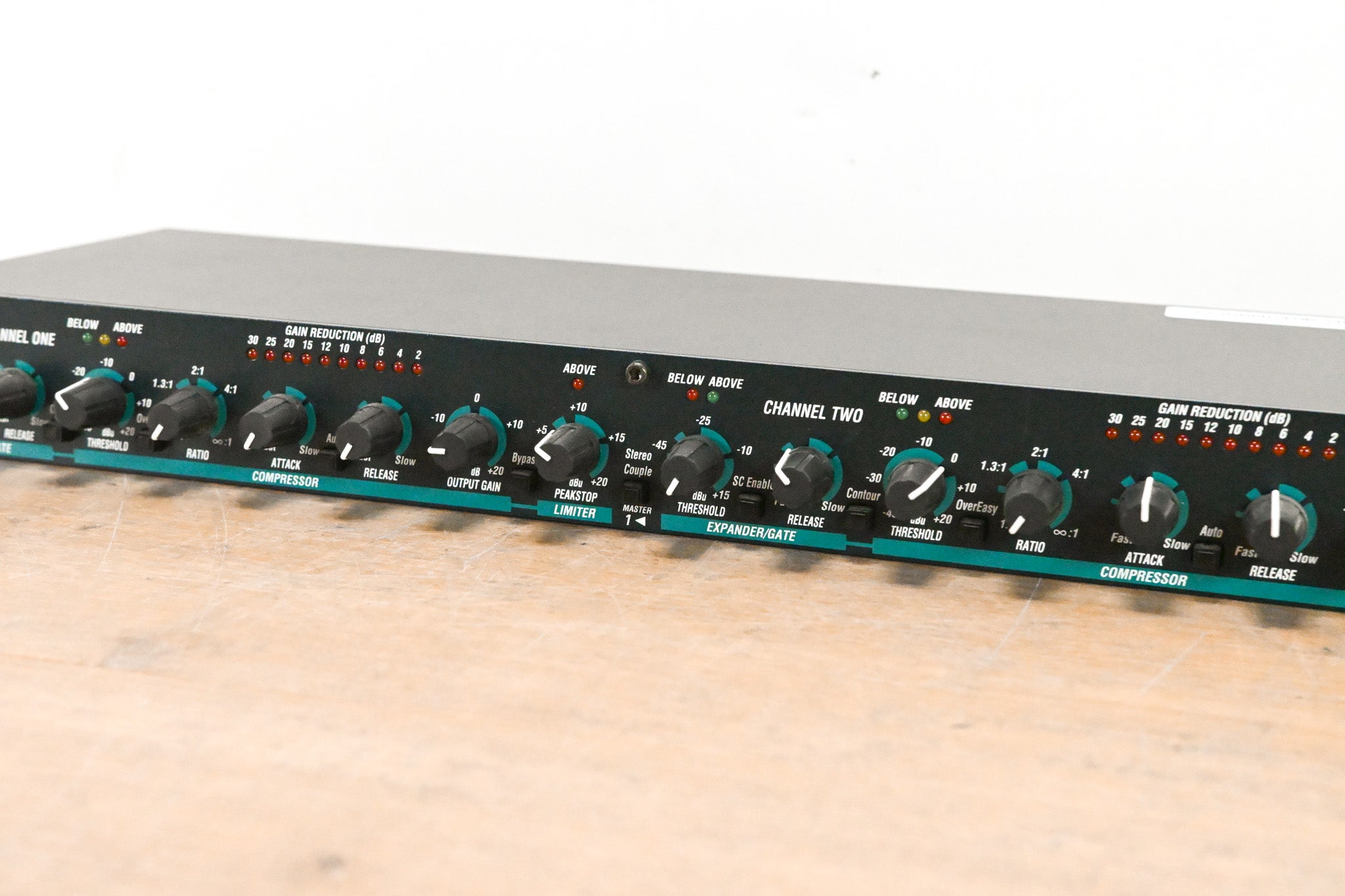 dbx 166XL 2-Channel Compressor/Limiter/Gate