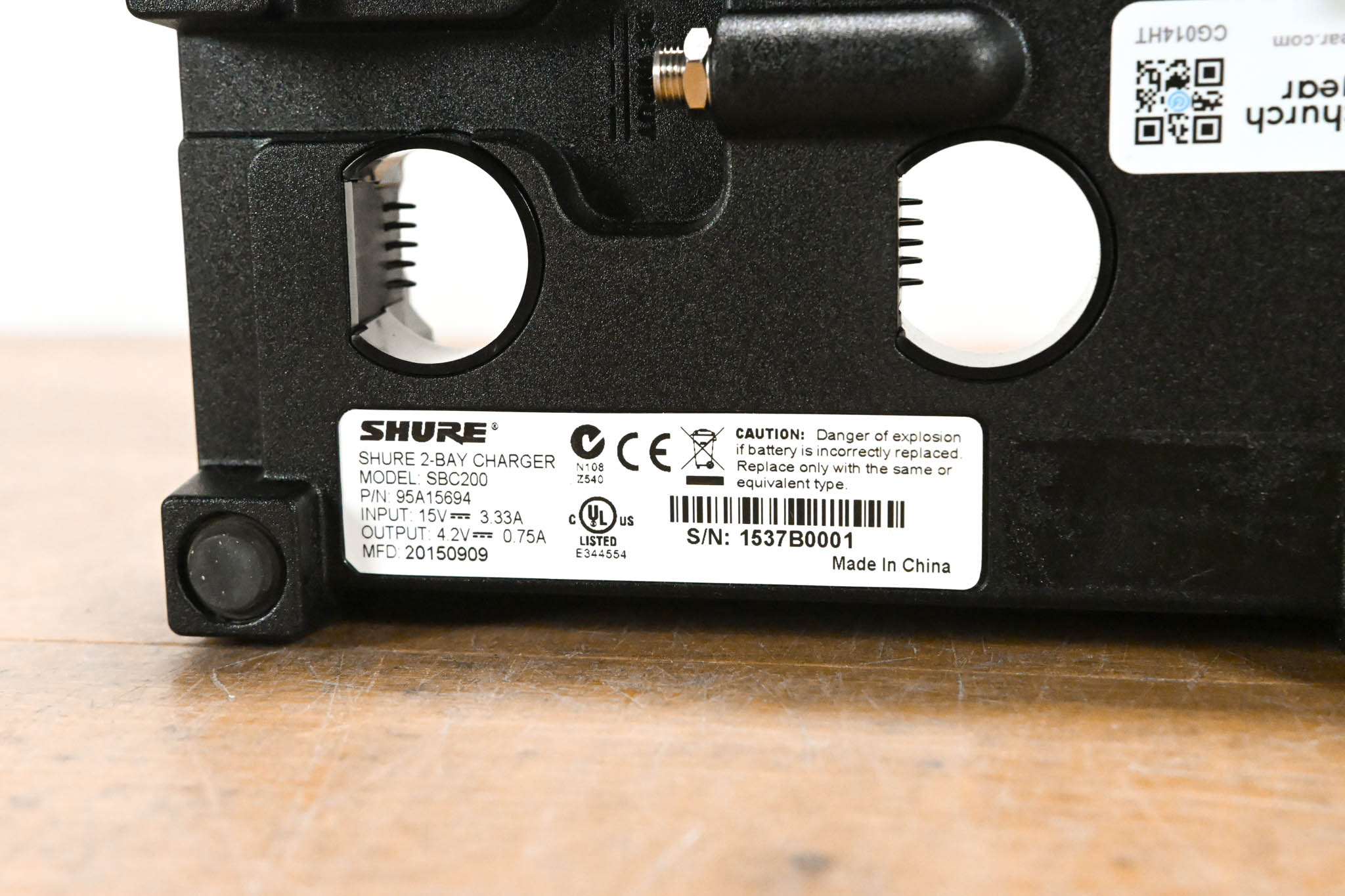 Shure SBC200 Dual Docking Recharging Station (NO POWER SUPPLY)