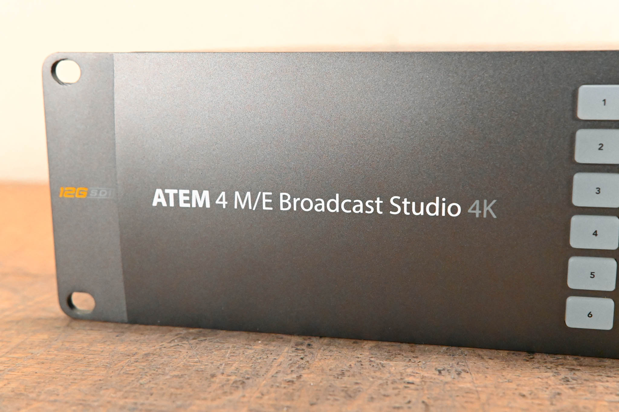 Blackmagic Design ATEM 4 M/E Broadcast Studio 4K