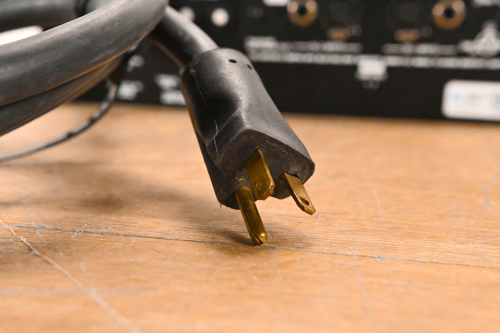 Crown Macro-Tech 2402 2-Channel Power Amplifier