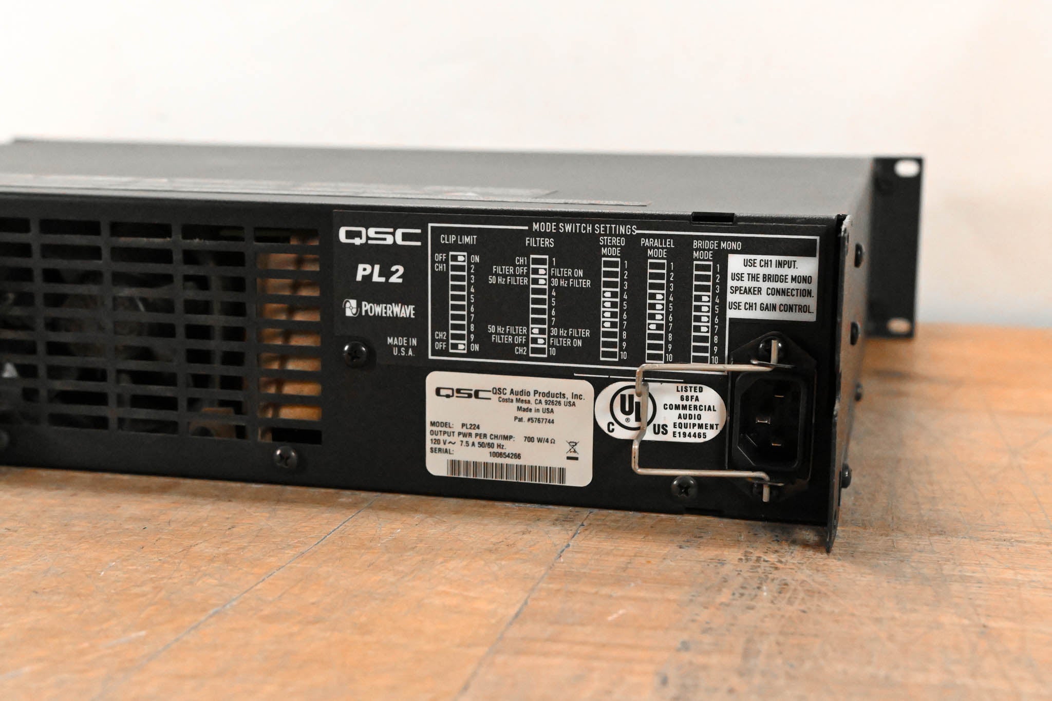QSC PL224 PowerLight 2 Series 2-Channel Power Amplifier