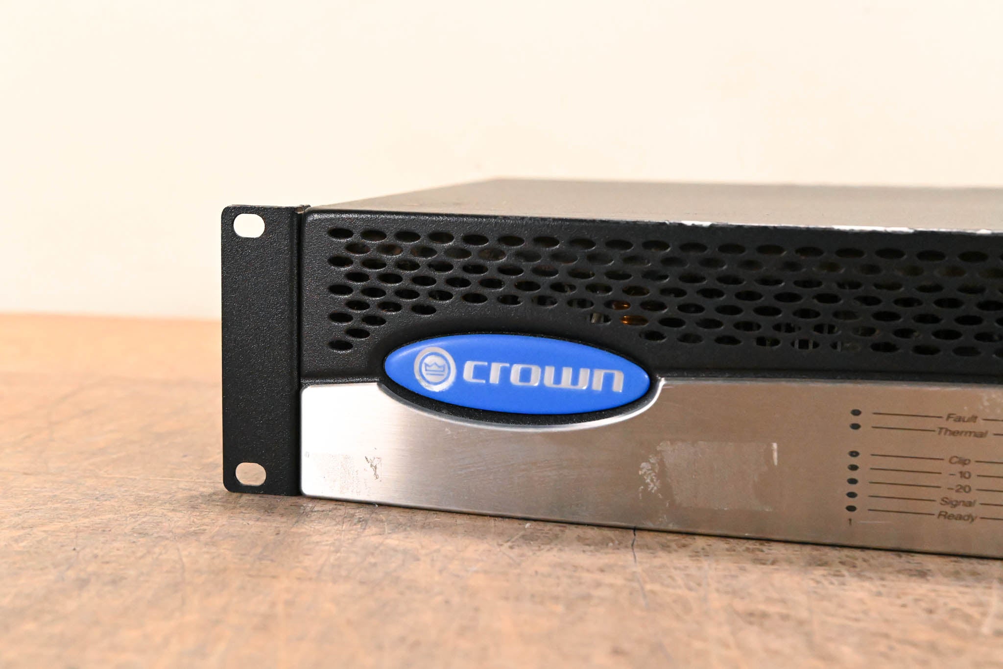 Crown CTs 600 Two-Channel 300W Power Amplifier