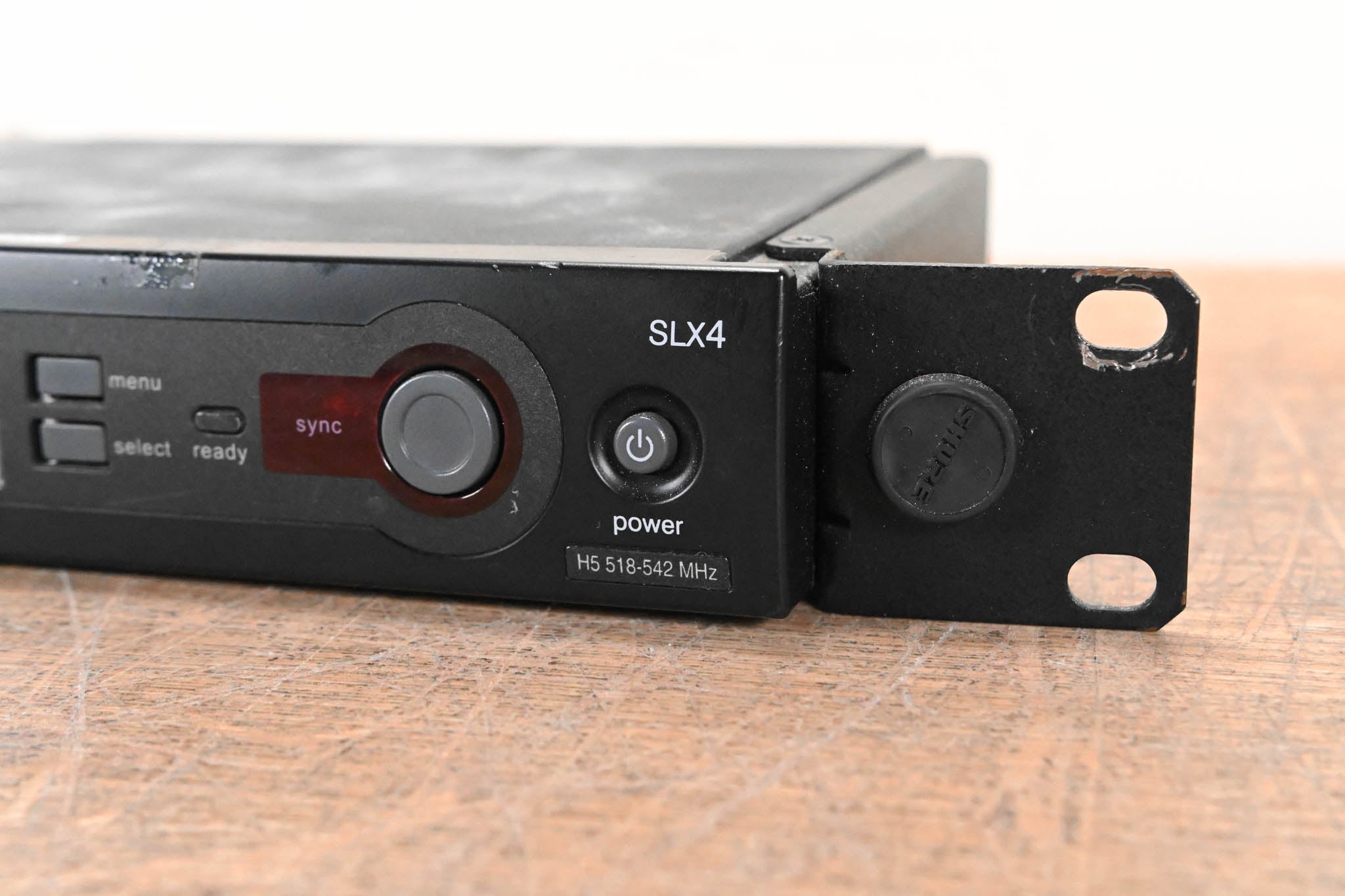 Shure SLX4 Wireless Receiver - H5 Band: 518-542 MHz (NO POWER SUPPLY)