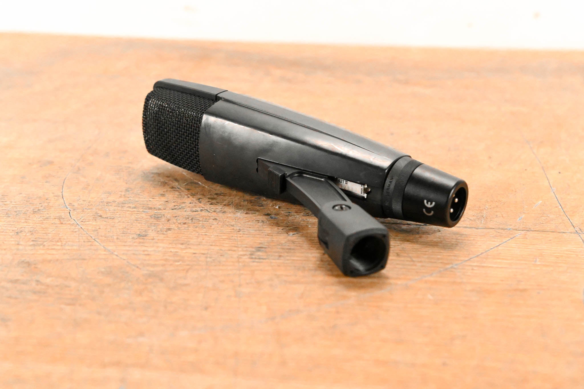 Sennheiser MD 421-II Cardioid Dynamic Microphone