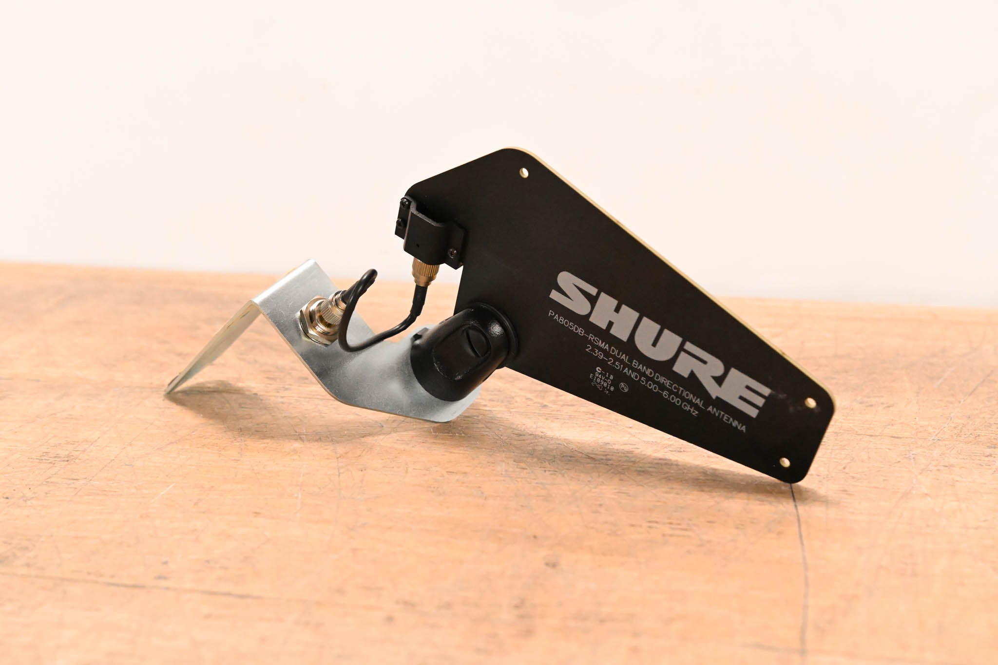 Shure PA805DB-RSMA Dual Band Passive Directional Antenna