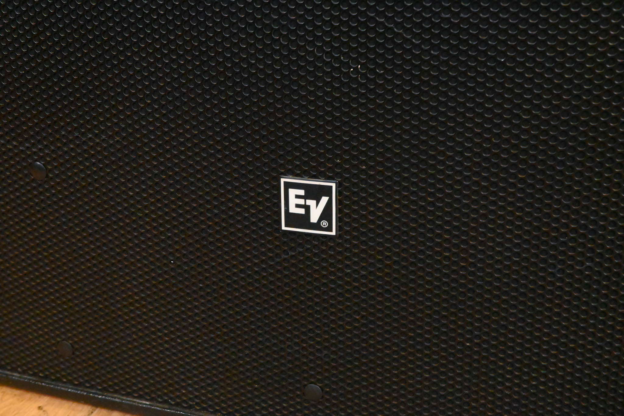 Electro-Voice (EV) Xsub Dual 18" 1200W Subwoofer