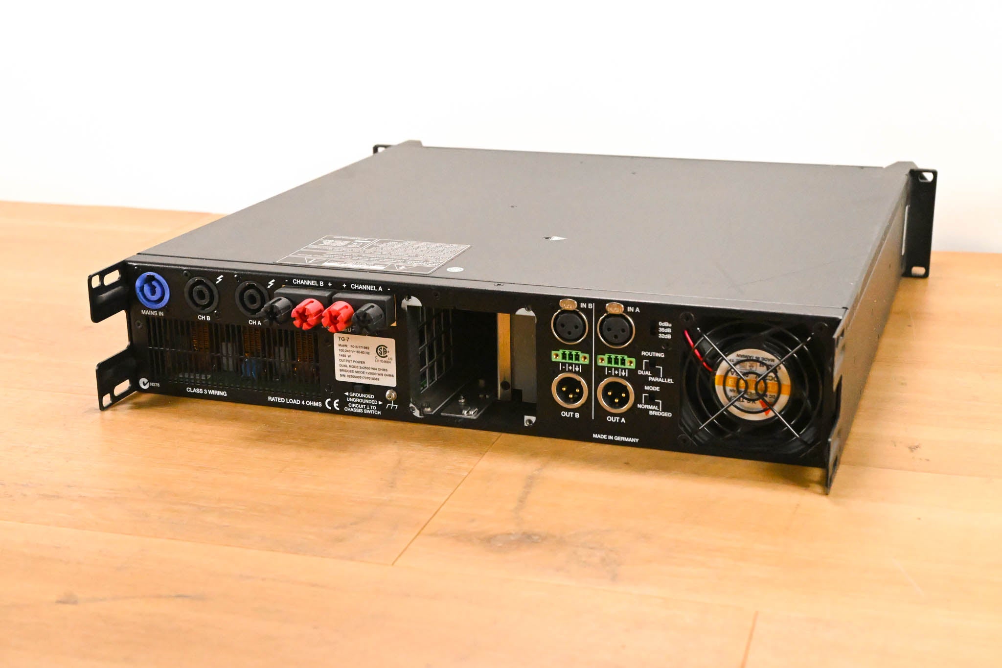 Electro-Voice (EV) TG-7 Tour-Grade Stereo Power Amplifier