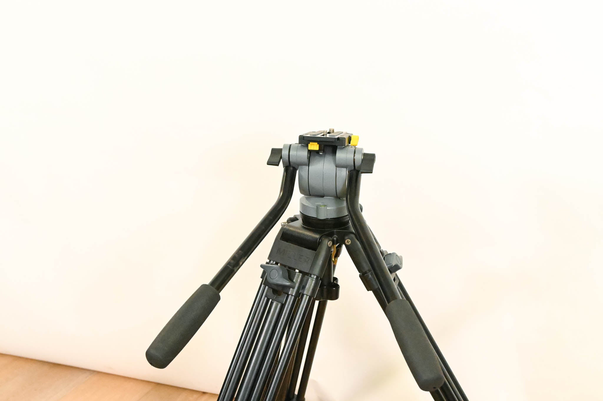 Miller DS-20 Fluid Head with 2-Stage Aluminum Tripod