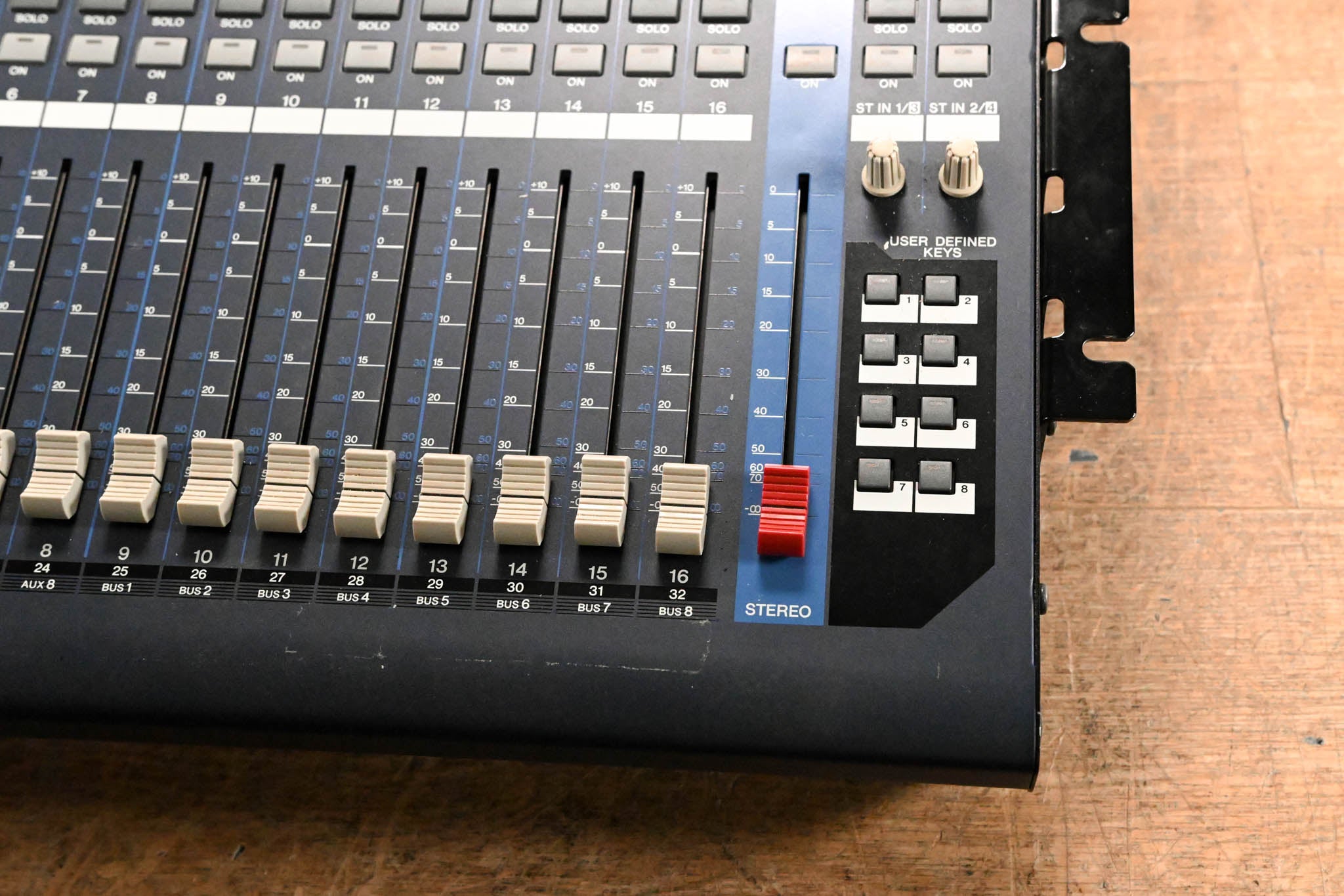 Yamaha 01V96 24-Bit/96k Digital Recording Mixer