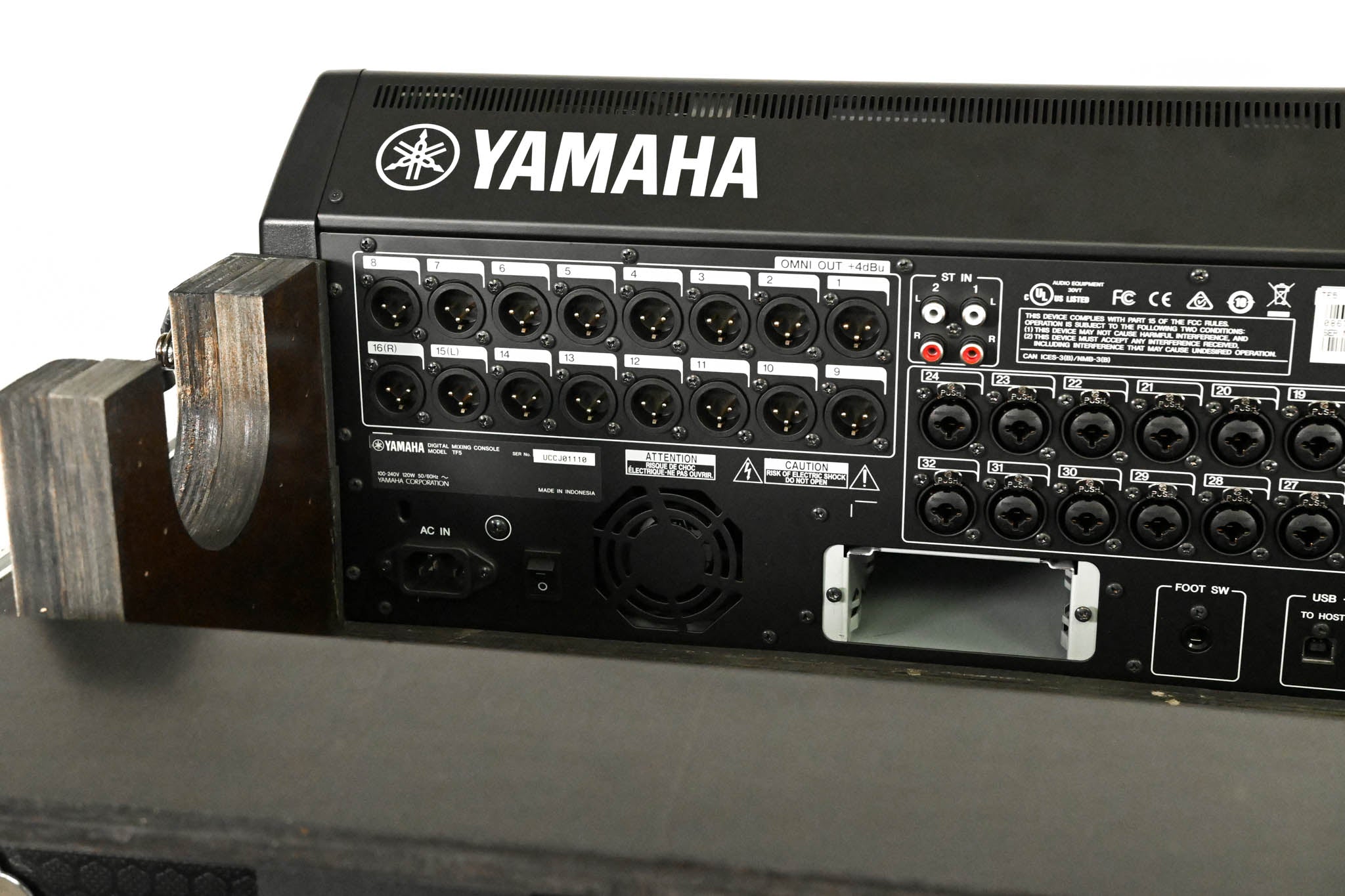Yamaha TF5 32-Input Digital Mixing Console with Road Case