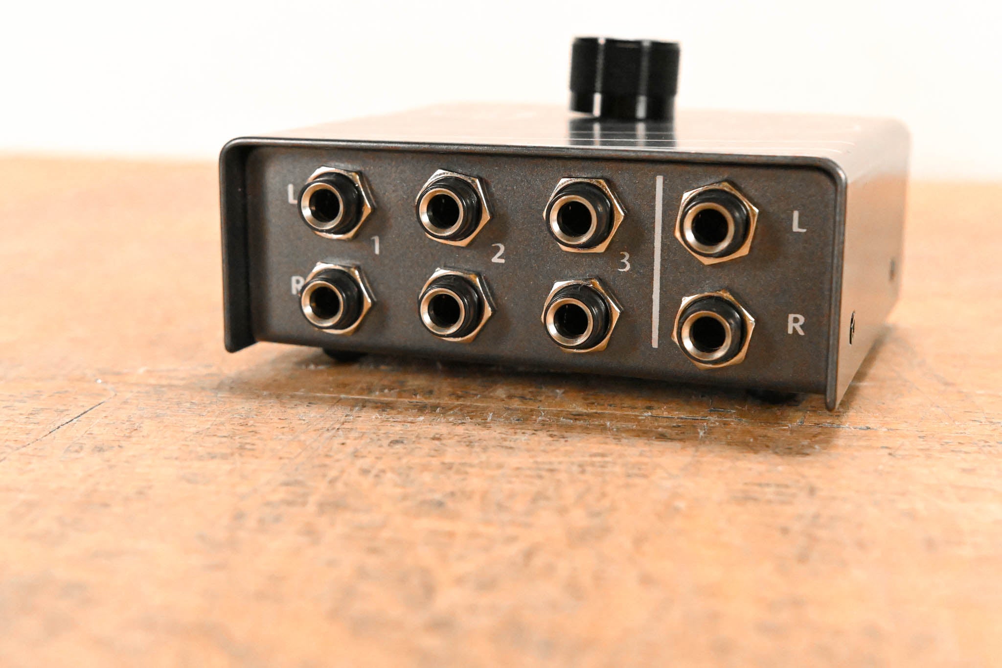 Hosa Technology SLW-333 Audio Switcher