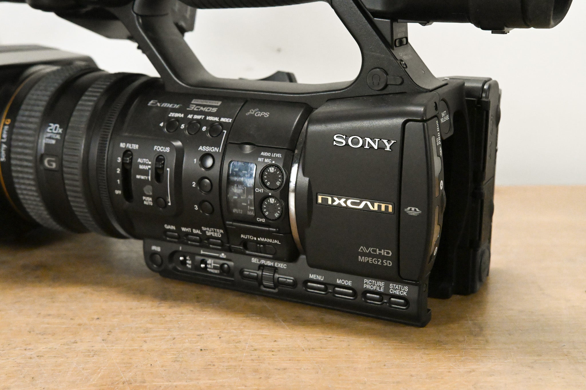 Sony HXR-NX5U NXCAM Professional Camcorder