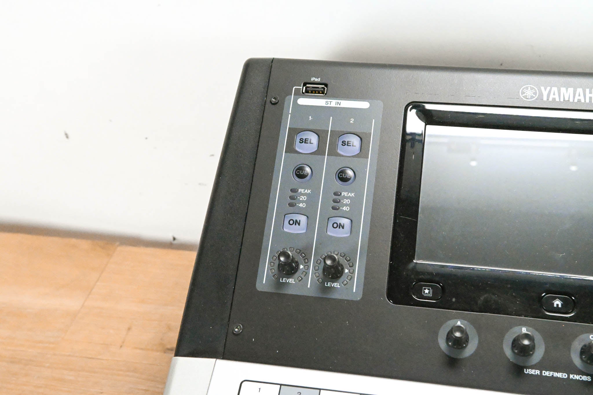 Yamaha TF1 16-Channel Digital Mixing Console