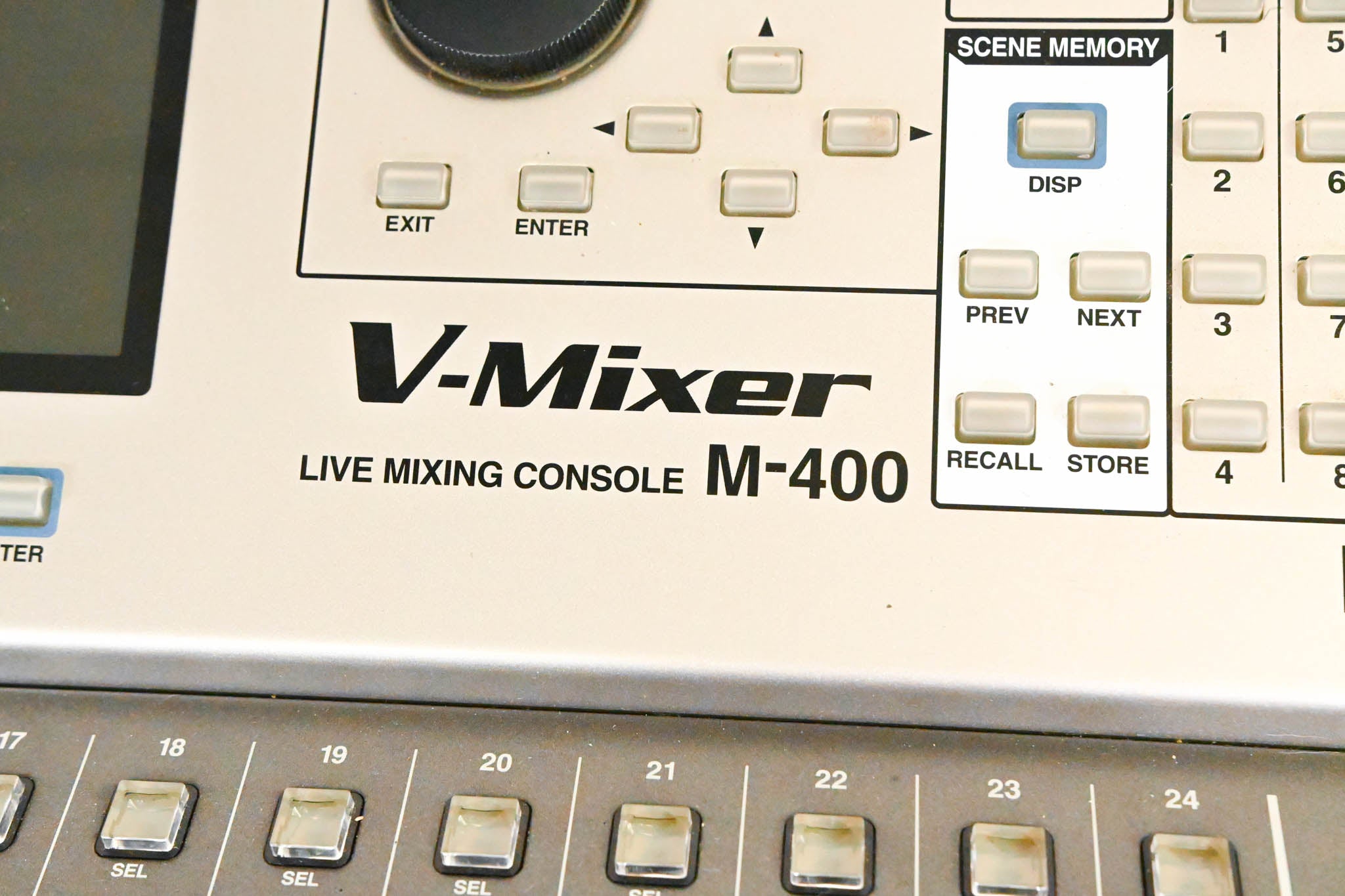 Roland M-400 48-Channel Live Digital Mixing Console CG01WR2