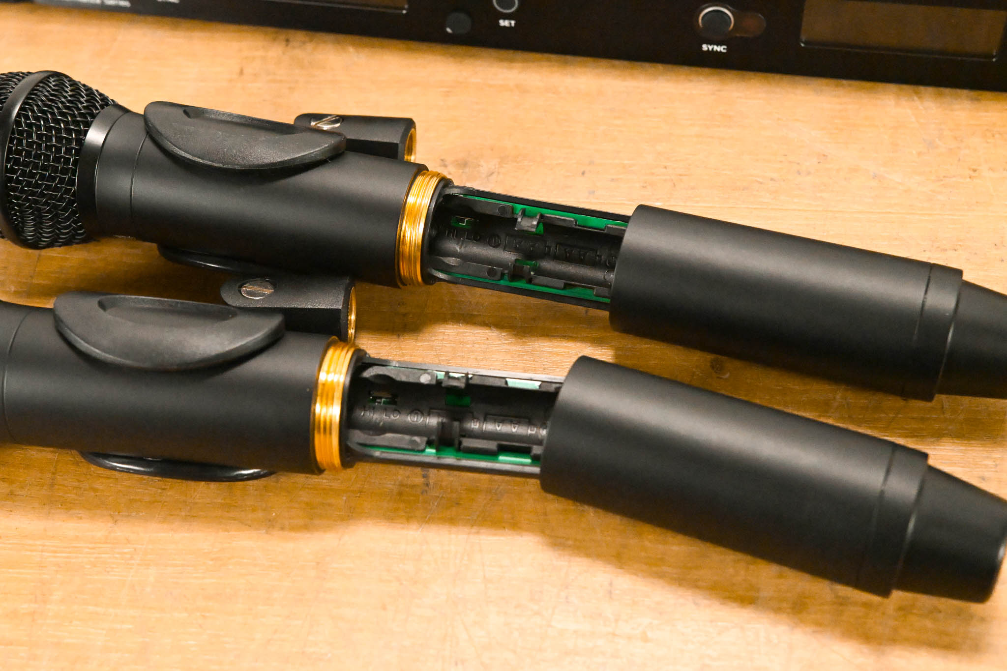 Audix AP42 OM2 Dual Handheld Wireless Mic System- A Band (NO PSU)