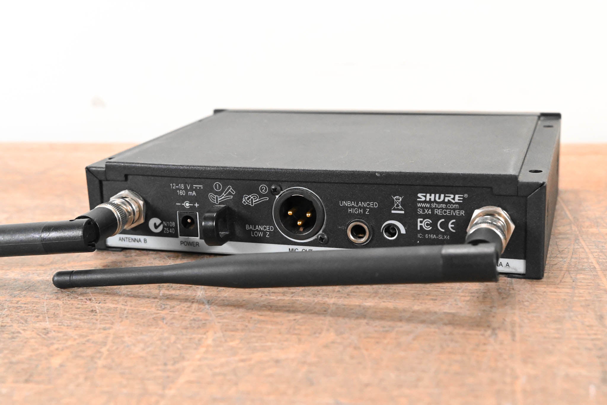 Shure SLX14 Bodypack Wireless System - L4 Band: 638-662 MHz