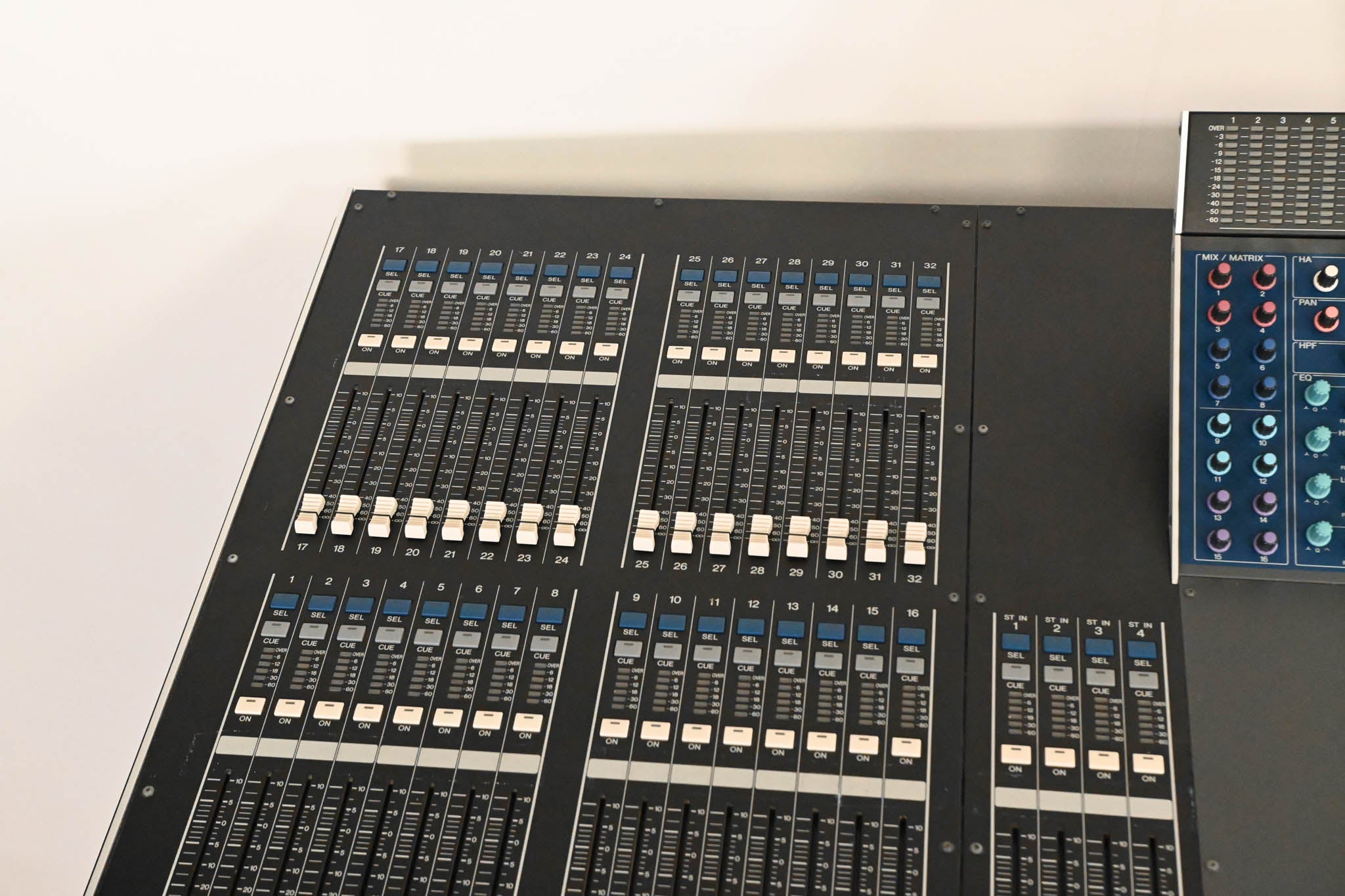 Yamaha M7CL-48 48-Channel Digital Audio Mixing Console