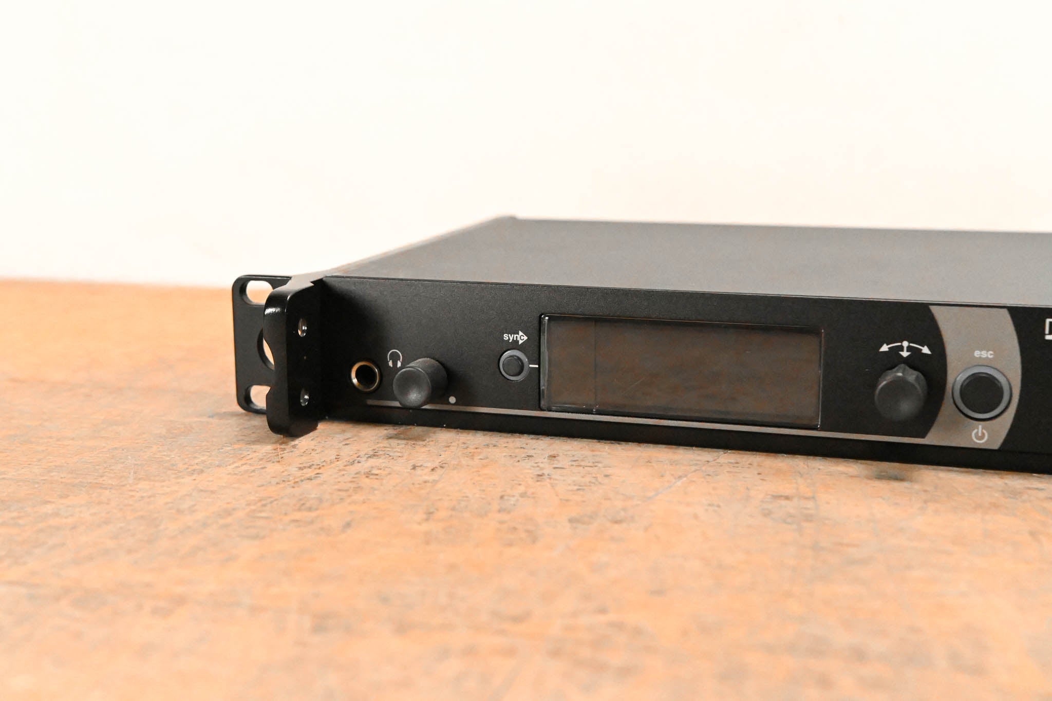 Sennheiser EM 2050 Dual-Channel Wireless Receiver Aw Range: 516-558 MHz