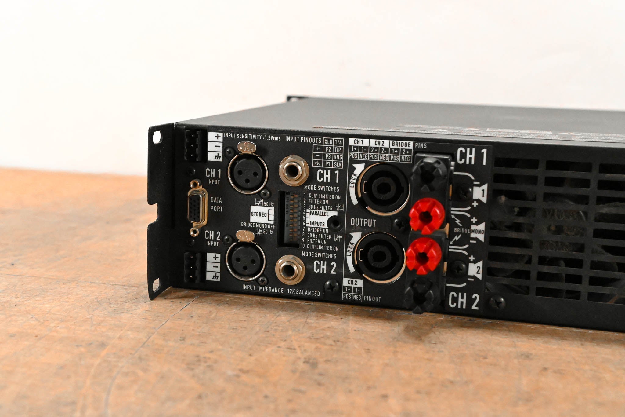 QSC PL224 PowerLight 2 Series 2-Channel Power Amplifier