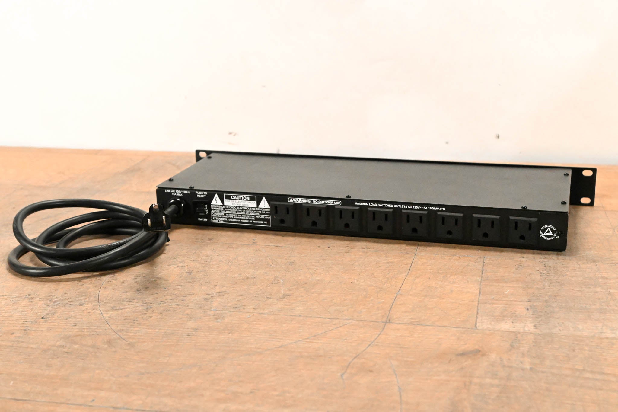 Furman M-8 8-Outlet Power Conditioner