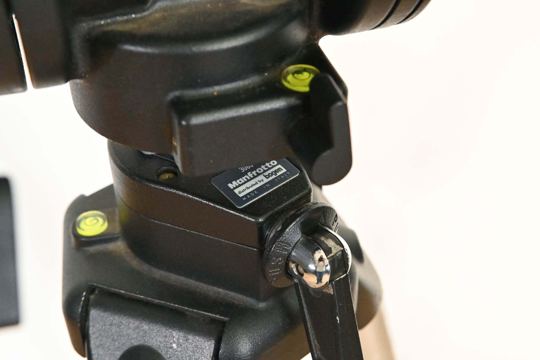 Manfrotto/Bogen 3068 Video Tripod with 3066 Fluid Head