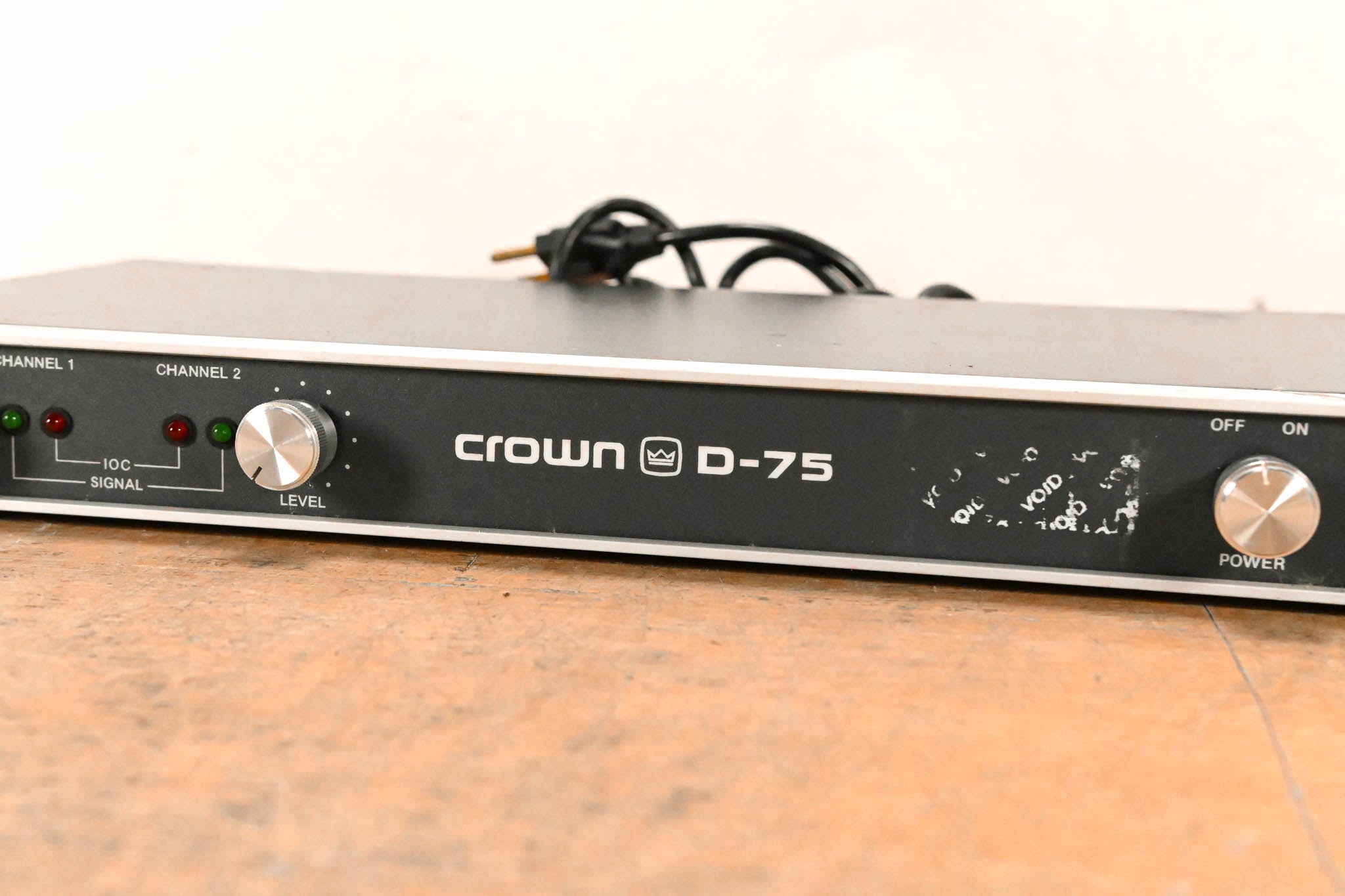 Crown D-75 2-Channel Power Amplifier