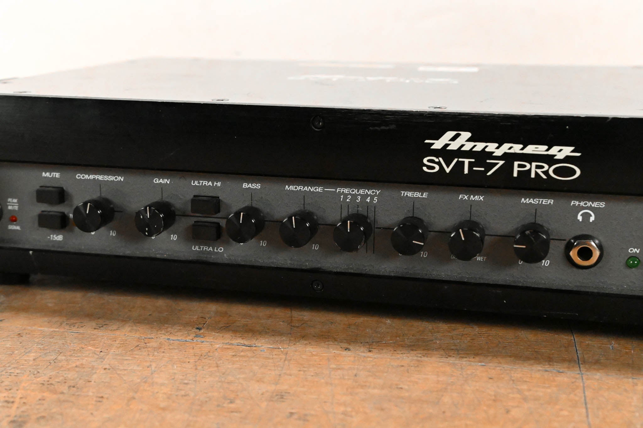 Ampeg SVT-7 PRO 1000W Bass Amp Head