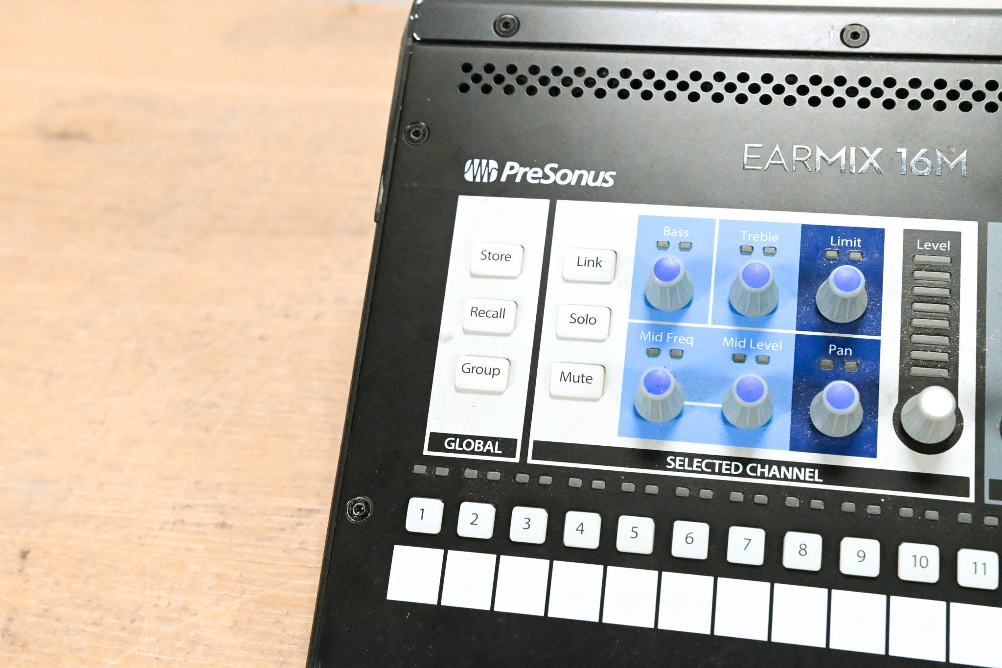 PreSonus EarMix 16M 16-Channel AVB Personal Monitor Mixer