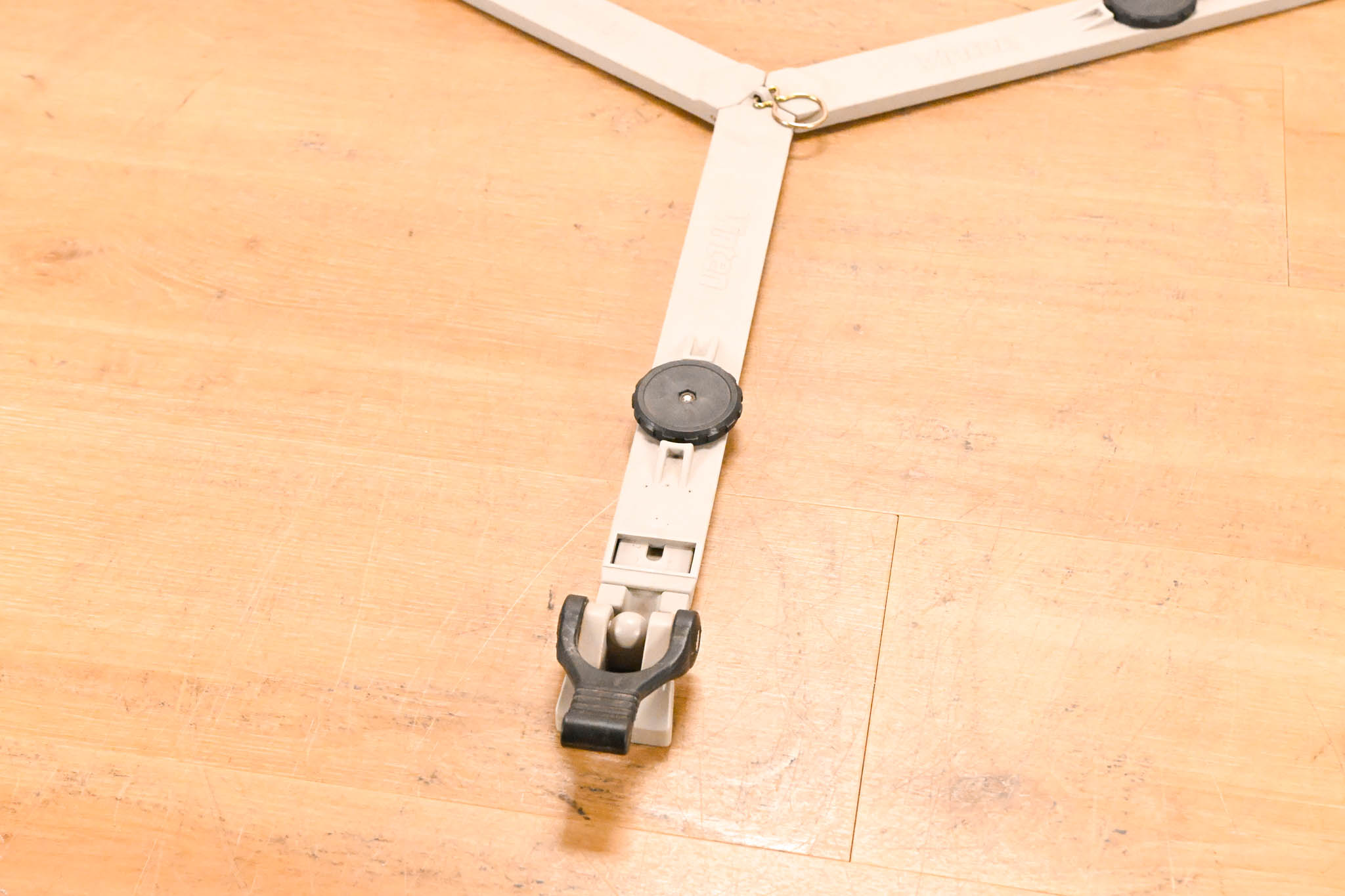 Vinten 3363-3 Lightweight Floor Tripod Spreader