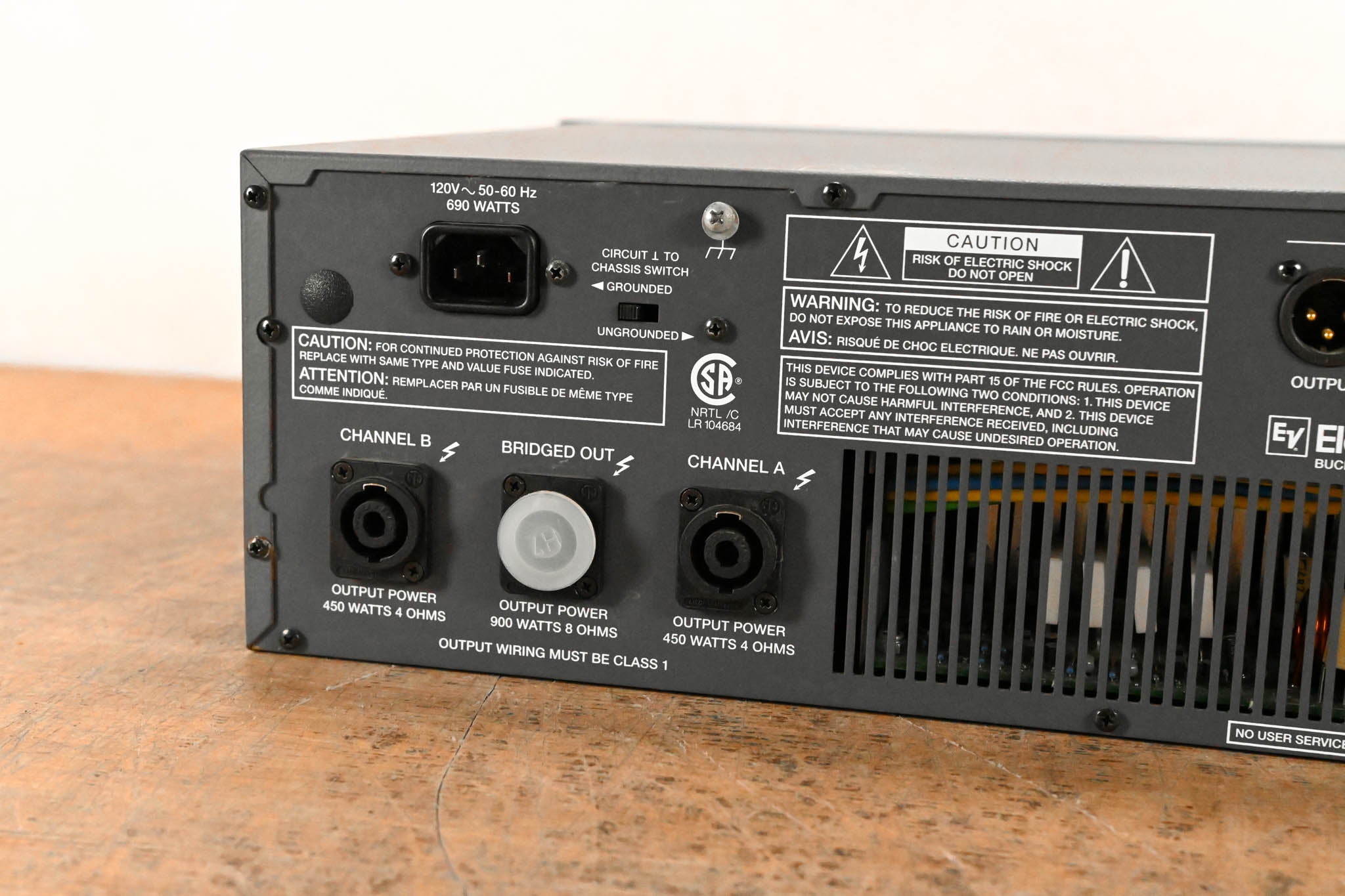 Electro-Voice (EV) Q44 Two-Channel Power Amplifier
