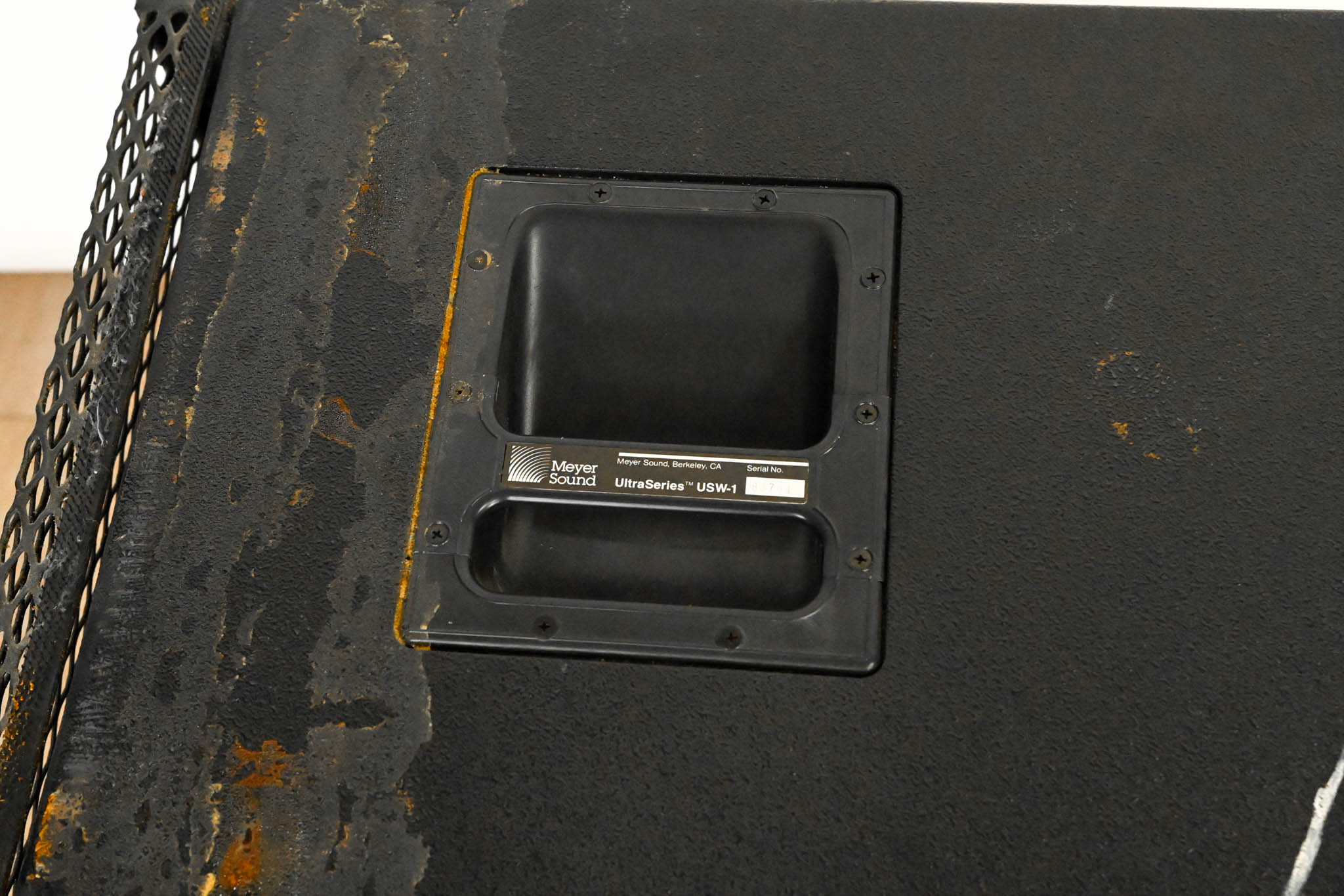 Meyer Sound UltraSeries USW-1 Dual 15" Passive Subwoofer
