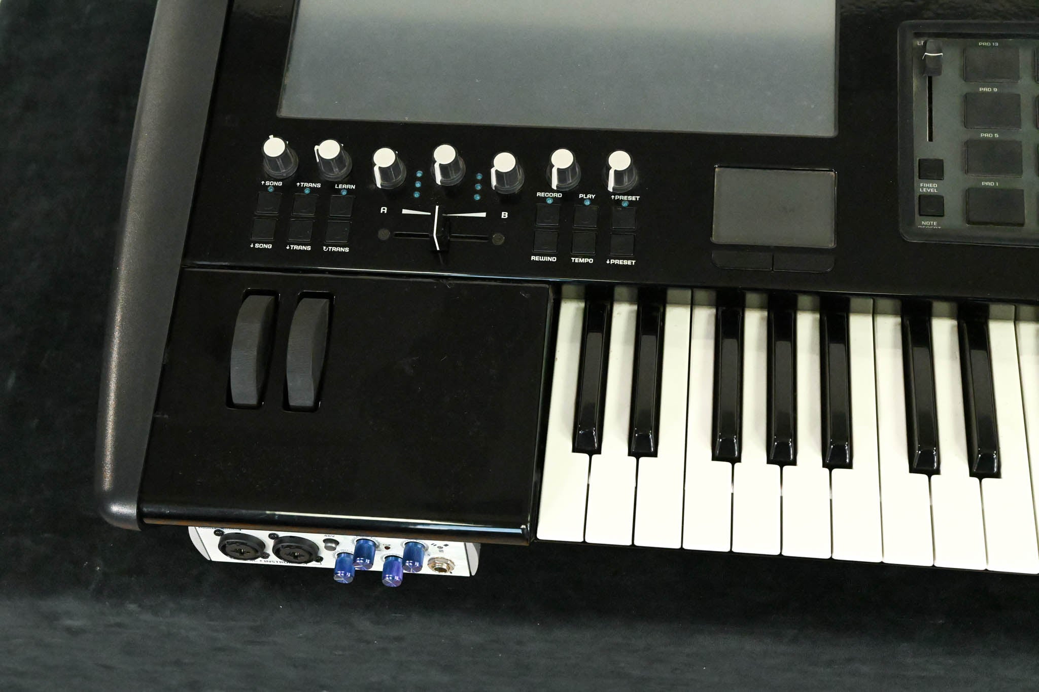 Open Labs MIKO LXD Portable 37-Key Keyboard Workstation w/ Road Case