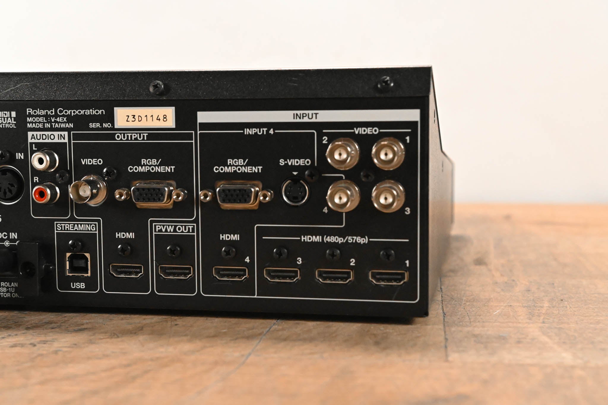 Roland V-4EX 4-Channel Digital Video Mixer with Effects