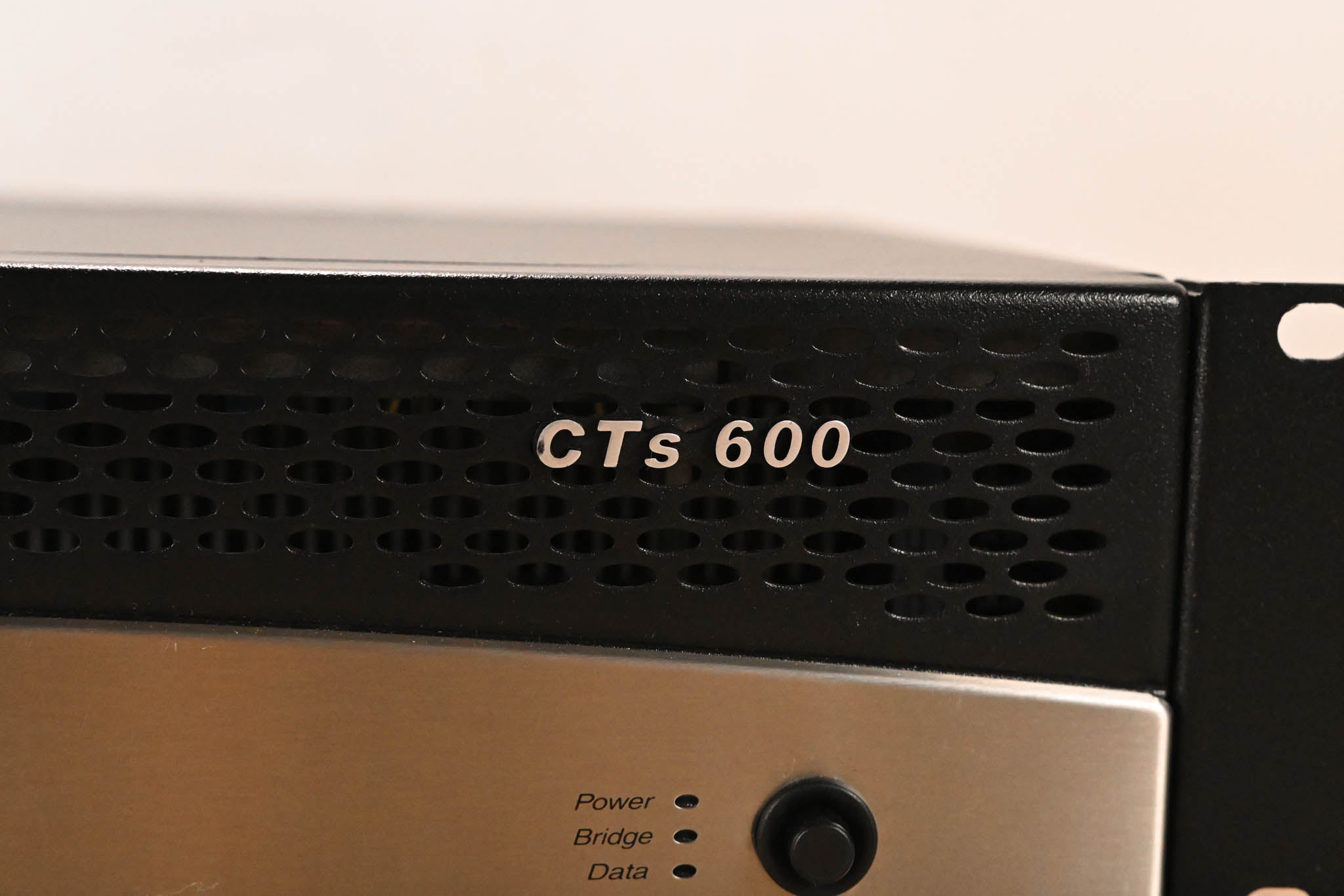 Crown CTs 600 Two-Channel 300W Power Amplifier