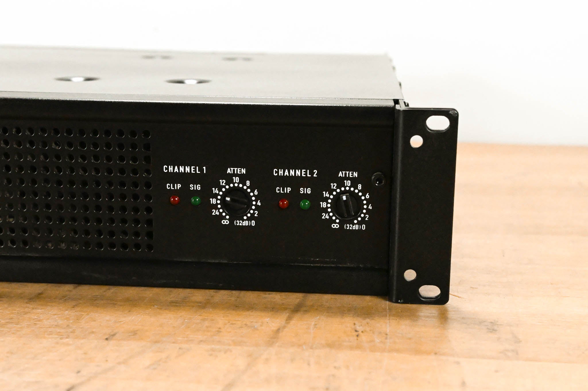 QSC CMX500Va 2-Channel Power Amplifier