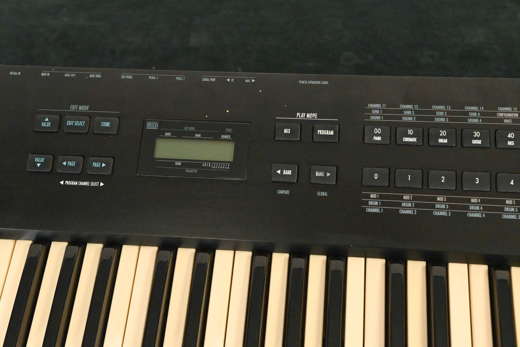 Alesis QS7 76-Key Synthesizer Keyboard