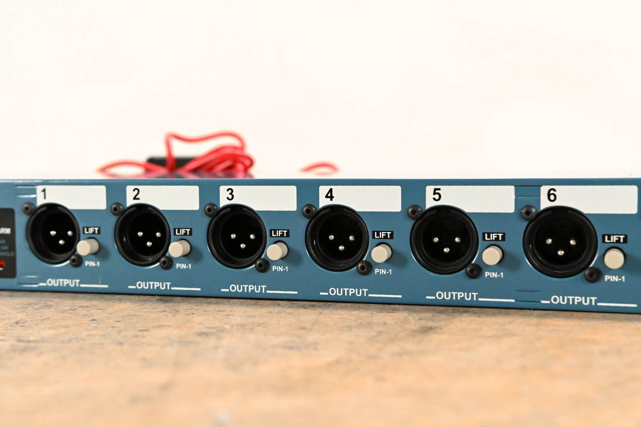 Radial Engineering SW8 MK2 8-Channel Line Level Auto-Switcher