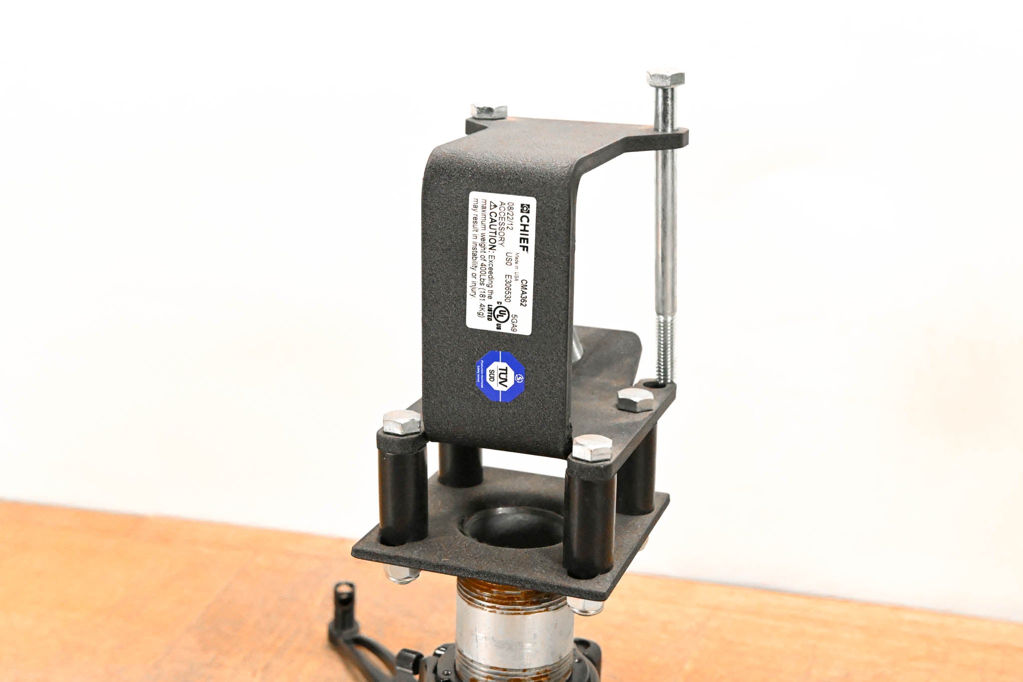 Chief CMA362 C-Clamp Pipe Mount with Premier Mounts PDS-PLUS Mount