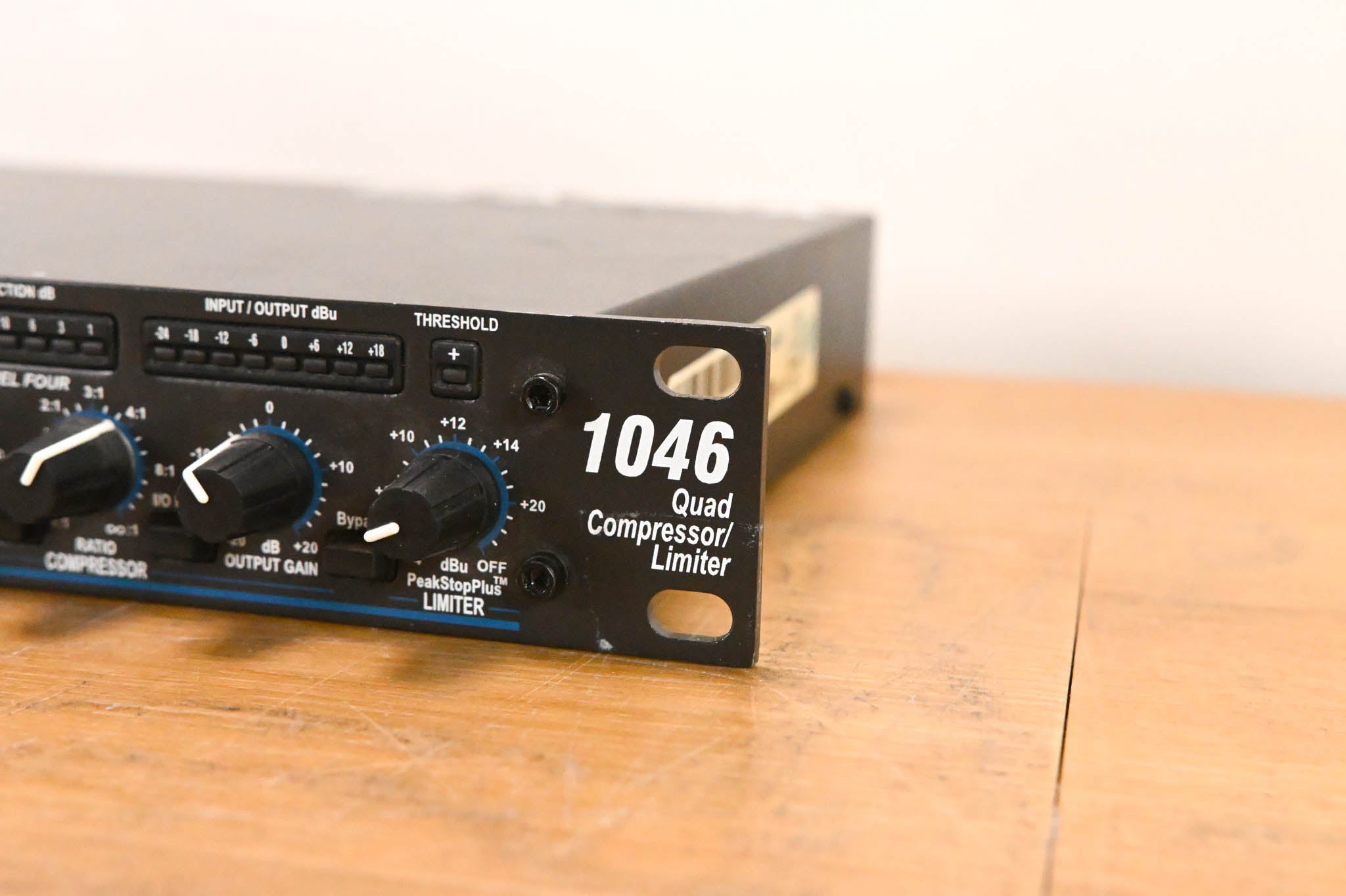 dbx 1046 Quad Compressor/Limiter