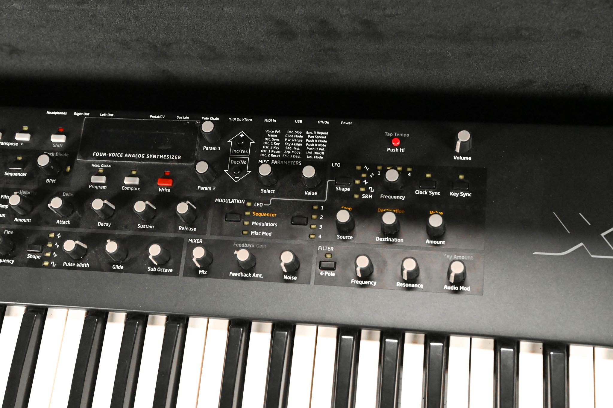 Dave Smith Instruments Mopho X4 44-Key Polyphonic Synthesizer