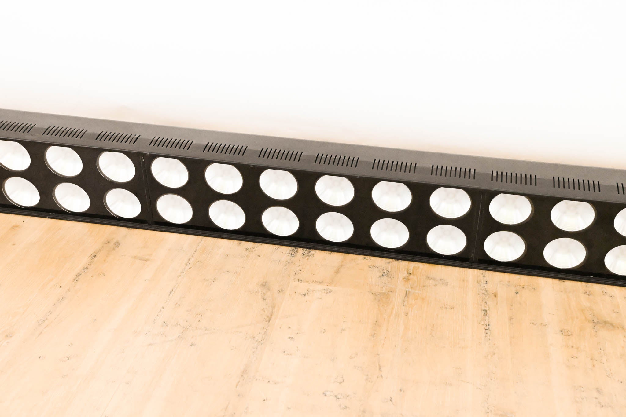 Philips Showline SL BAR 660 Professional RGBW LED Linear Wash Luminaire