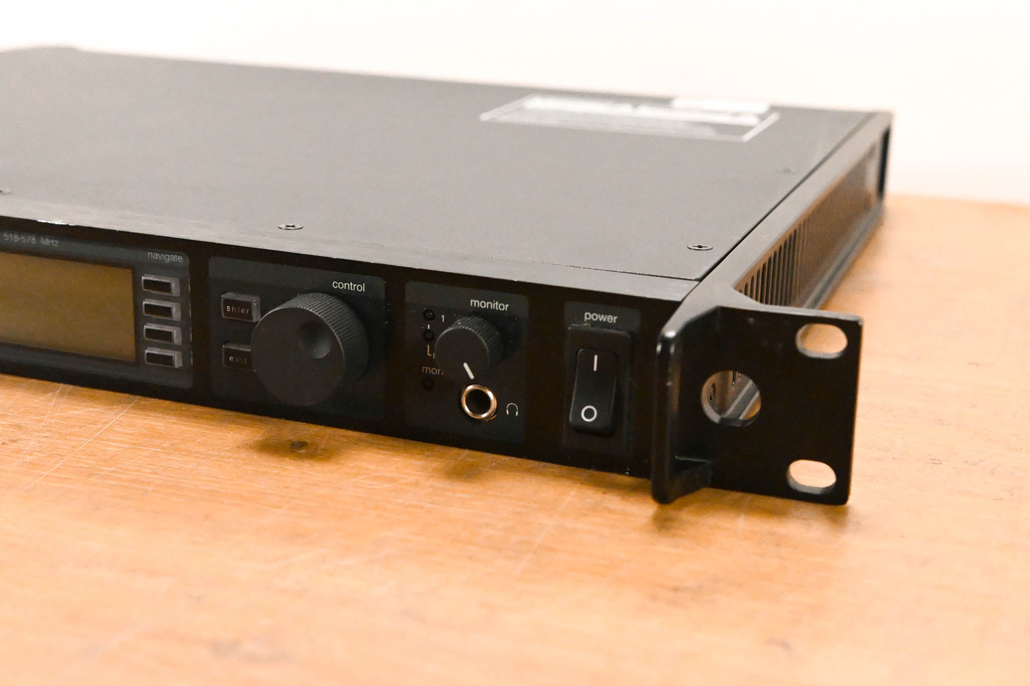 Shure UR4D Dual-Channel UHF Wireless Receiver - H4 Band: 518-578 MHz