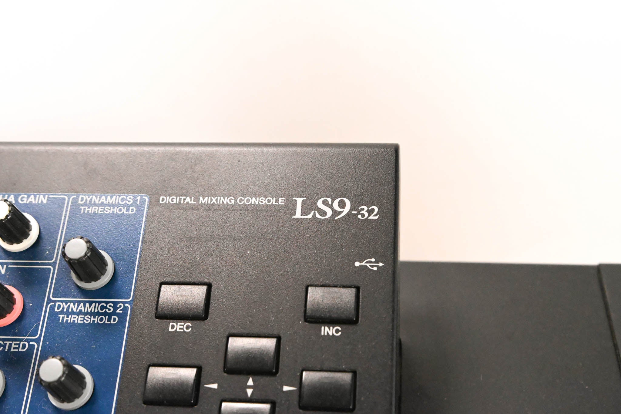 Yamaha LS9-32 32-Input Digital Mixing Console