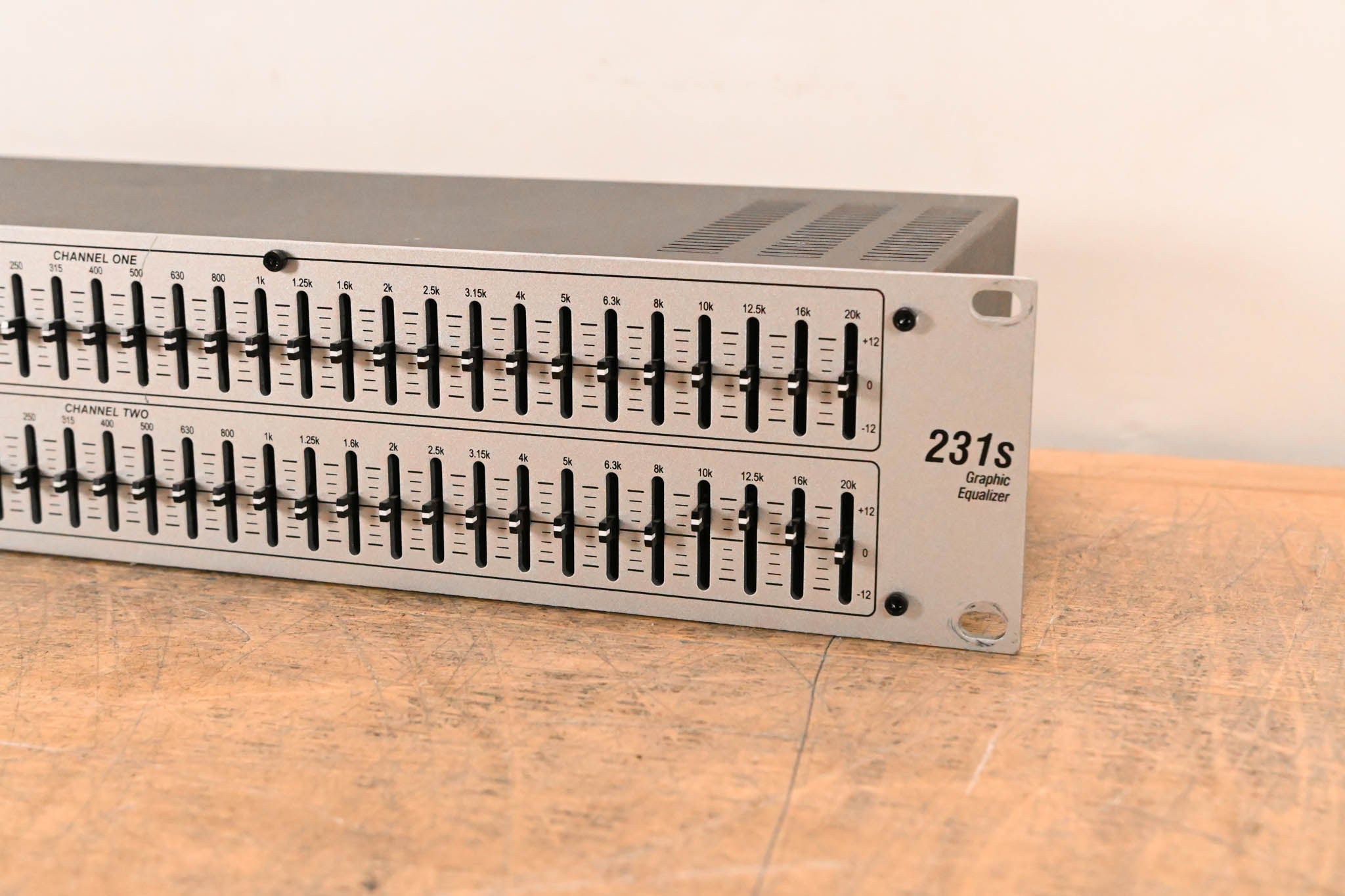 dbx 231s Two-Channel 31-Band Equalizer