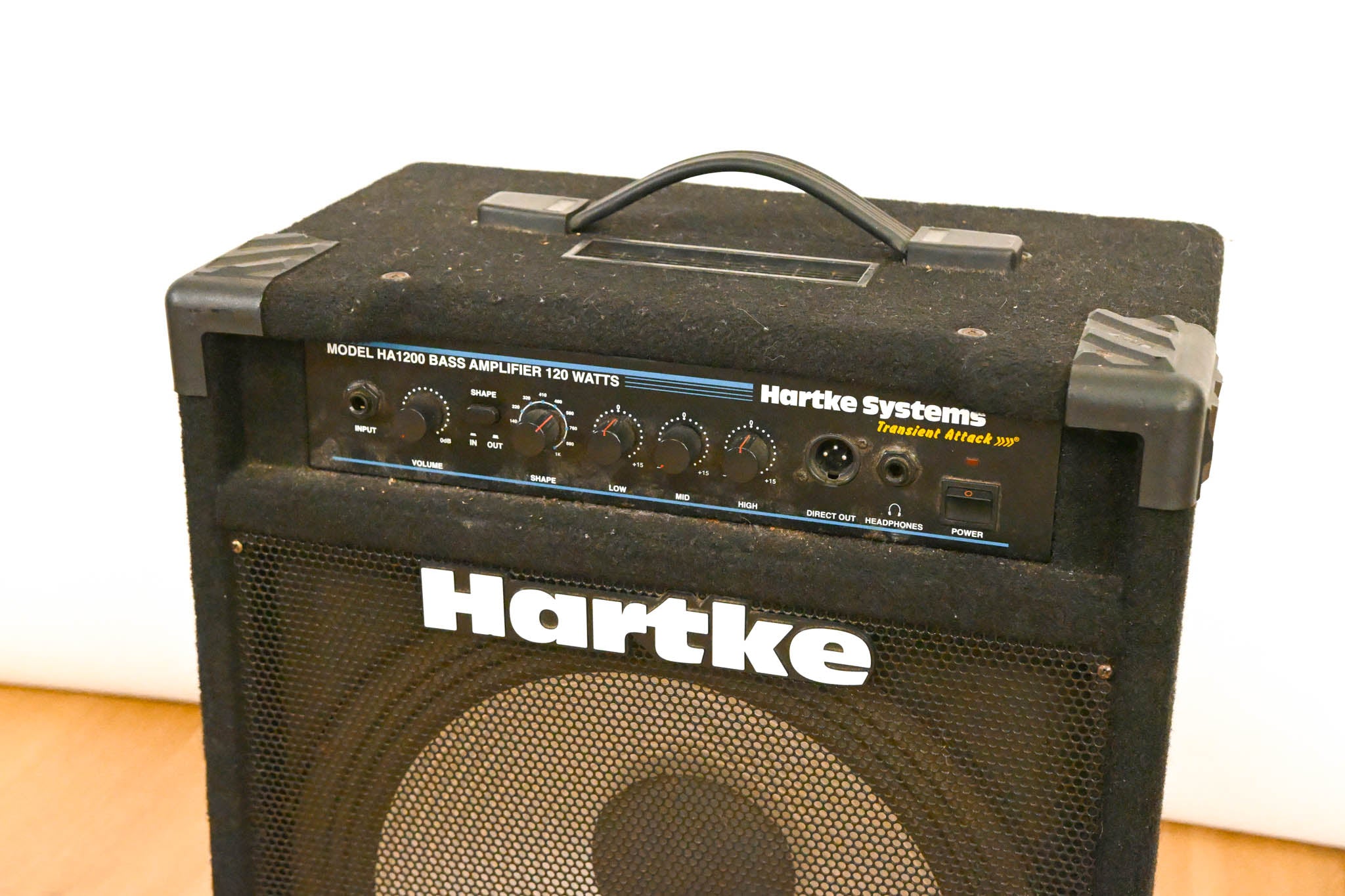 Hartke HA1200 Kickback 15 120W 15" Bass Combo Amplifier